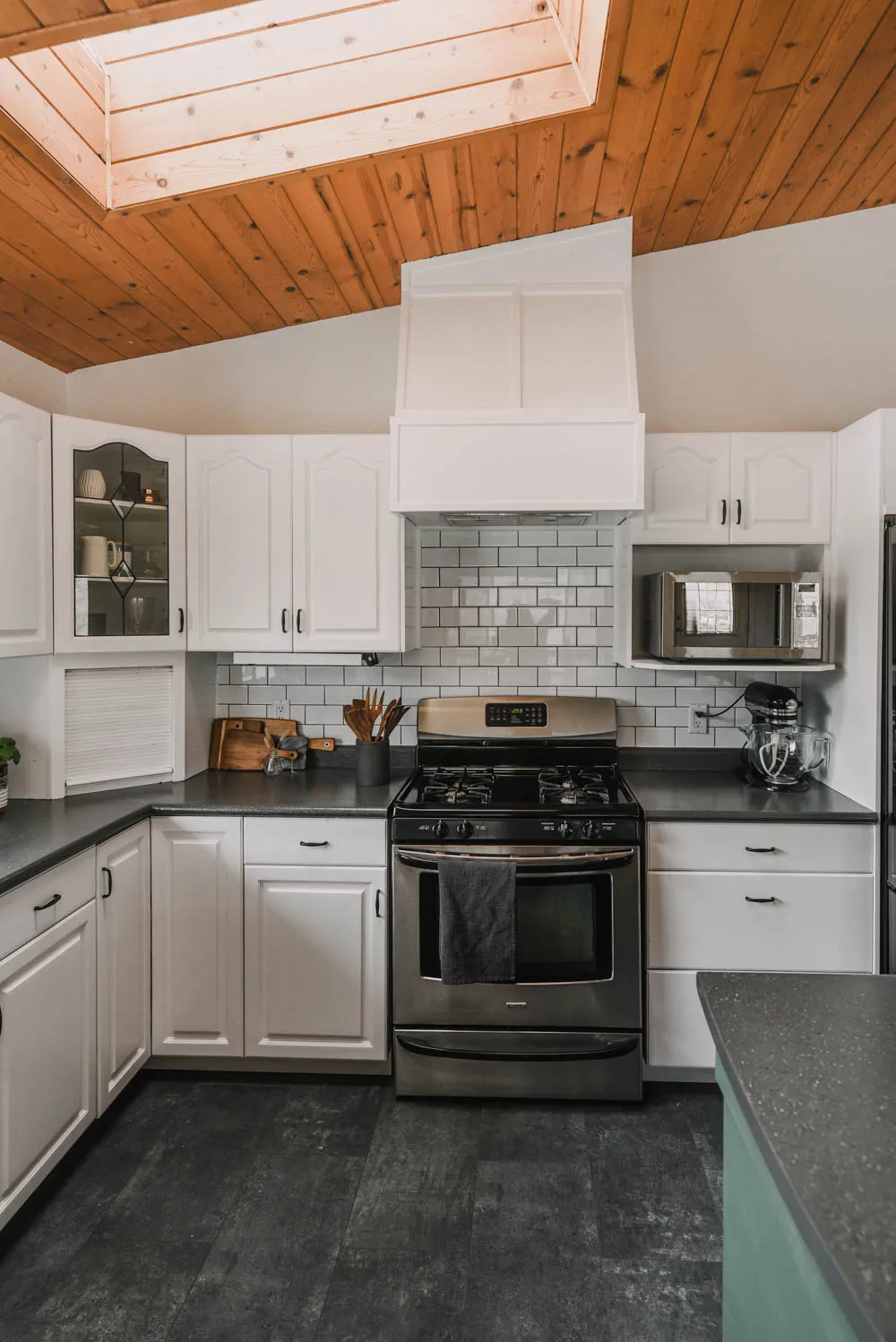 After: Modern Farmhouse Kitchen